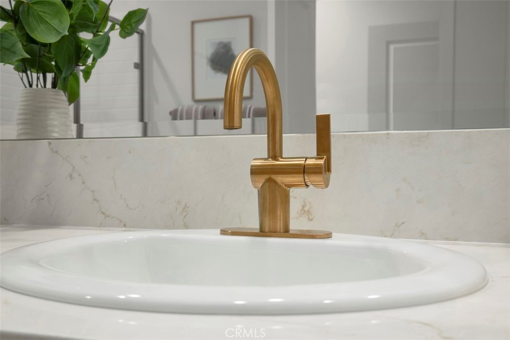 MLS #OC25271973 image #4