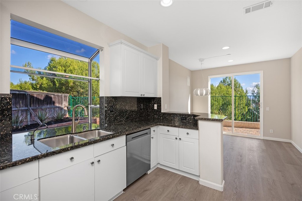 MLS #OC25271982 image #11