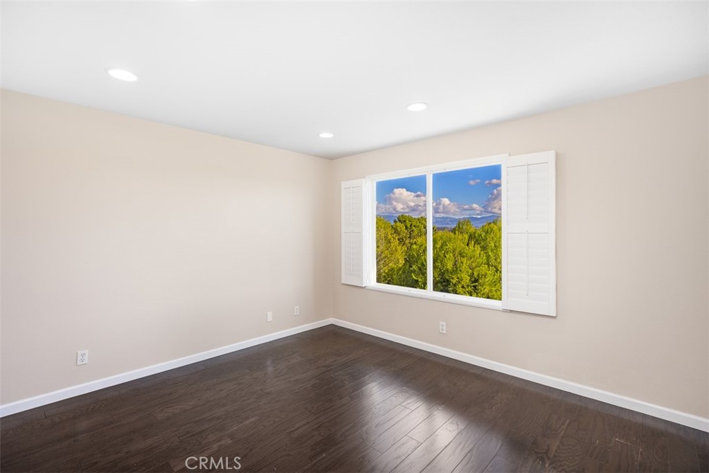 MLS #OC25271982 image #15