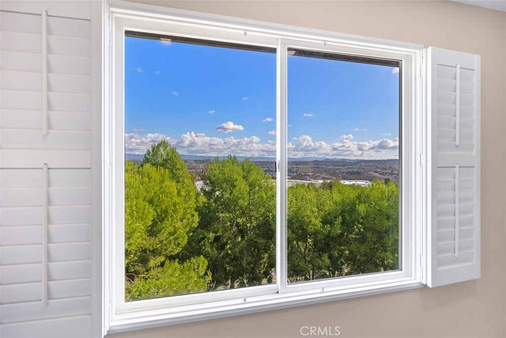 MLS #OC25271982 image #17