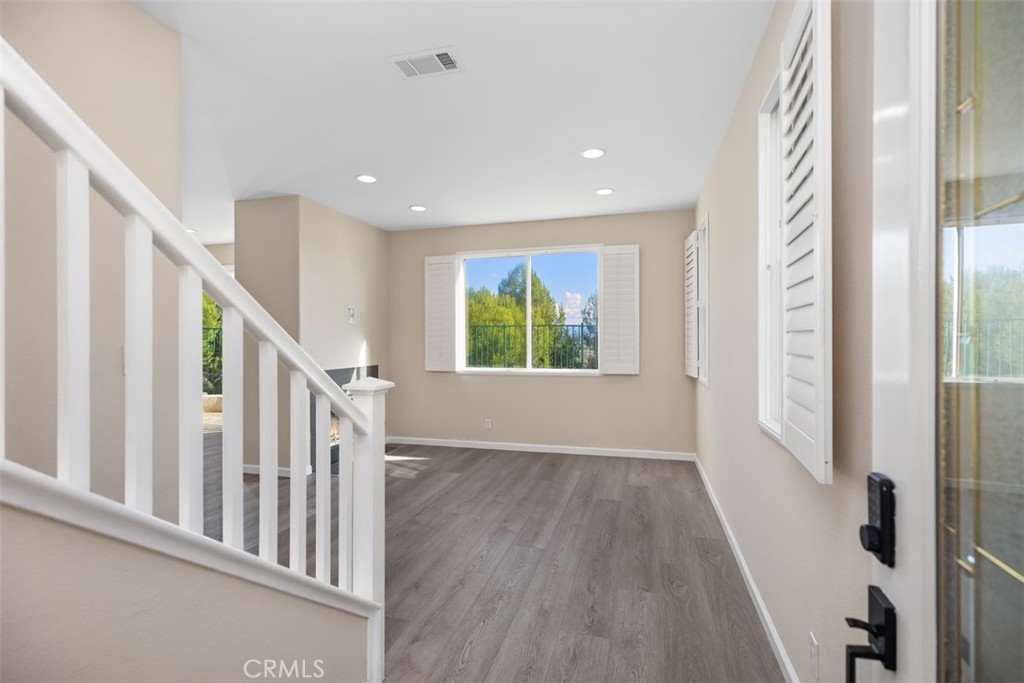 MLS #OC25271982 image #2