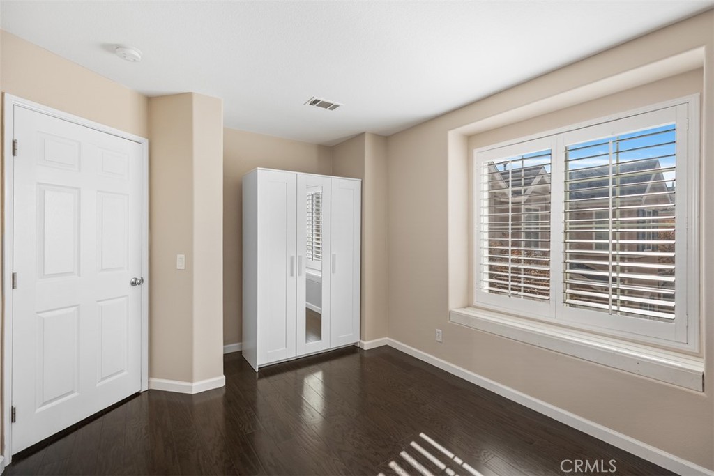 MLS #OC25271982 image #21