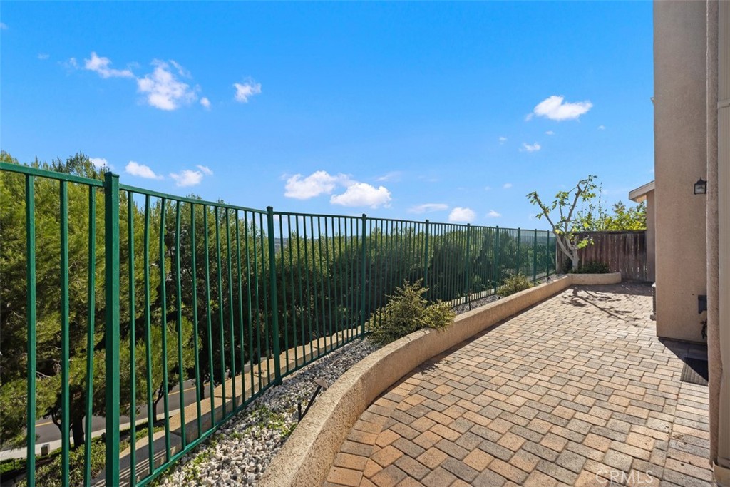 MLS #OC25271982 image #28