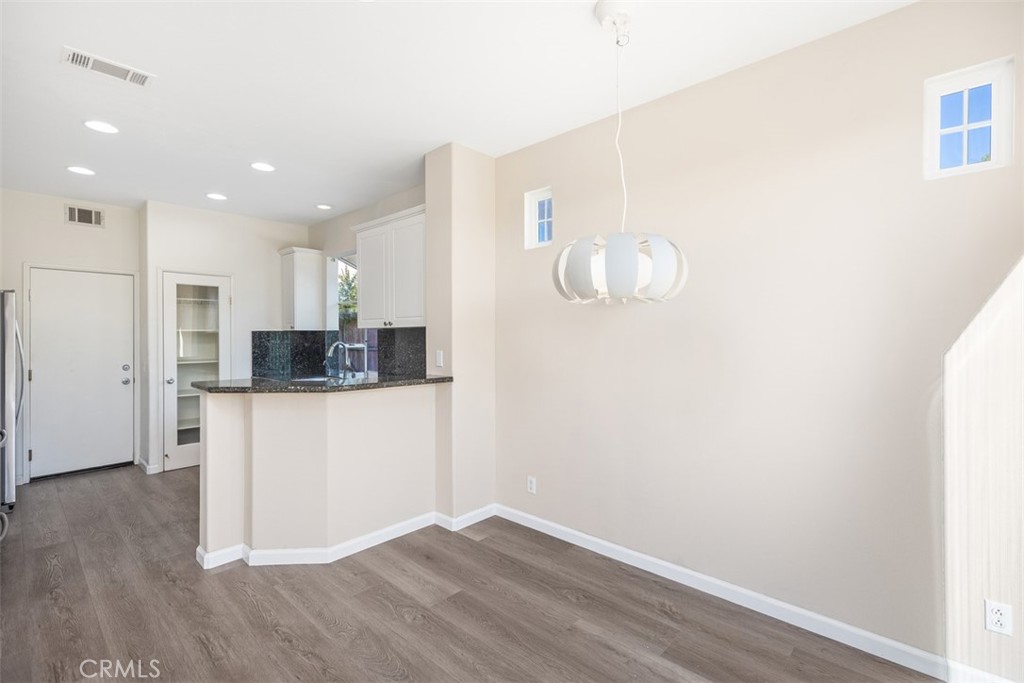 MLS #OC25271982 image #8