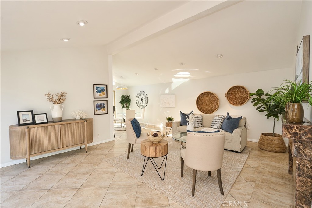 MLS #OC25272001 image #10