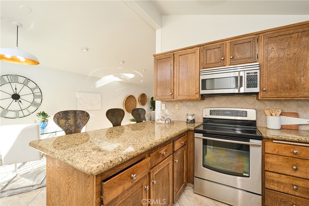 MLS #OC25272001 image #16