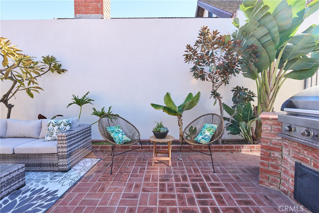 MLS #OC25272001 image #4