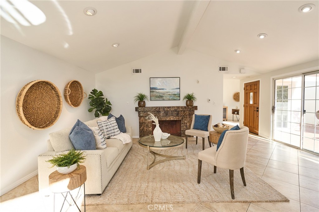 MLS #OC25272001 image #9