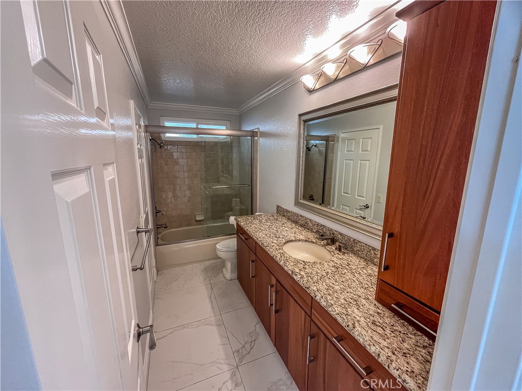 MLS #OC25272016 image #33