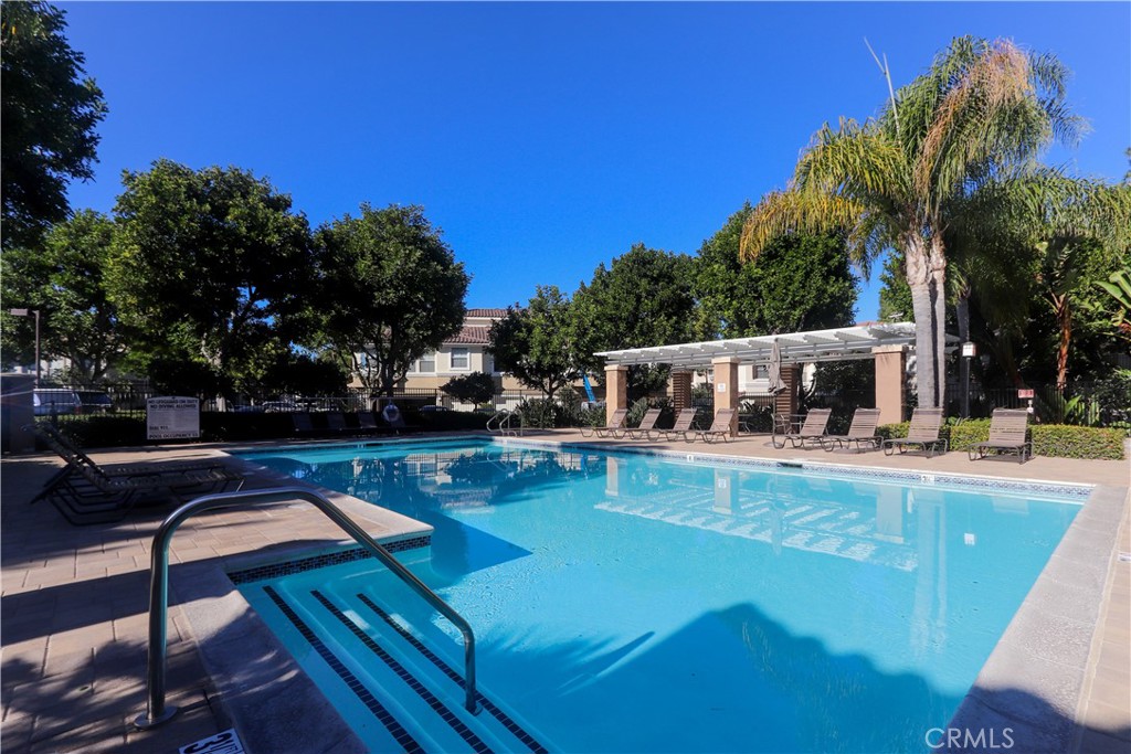 MLS #OC25272048 image #17