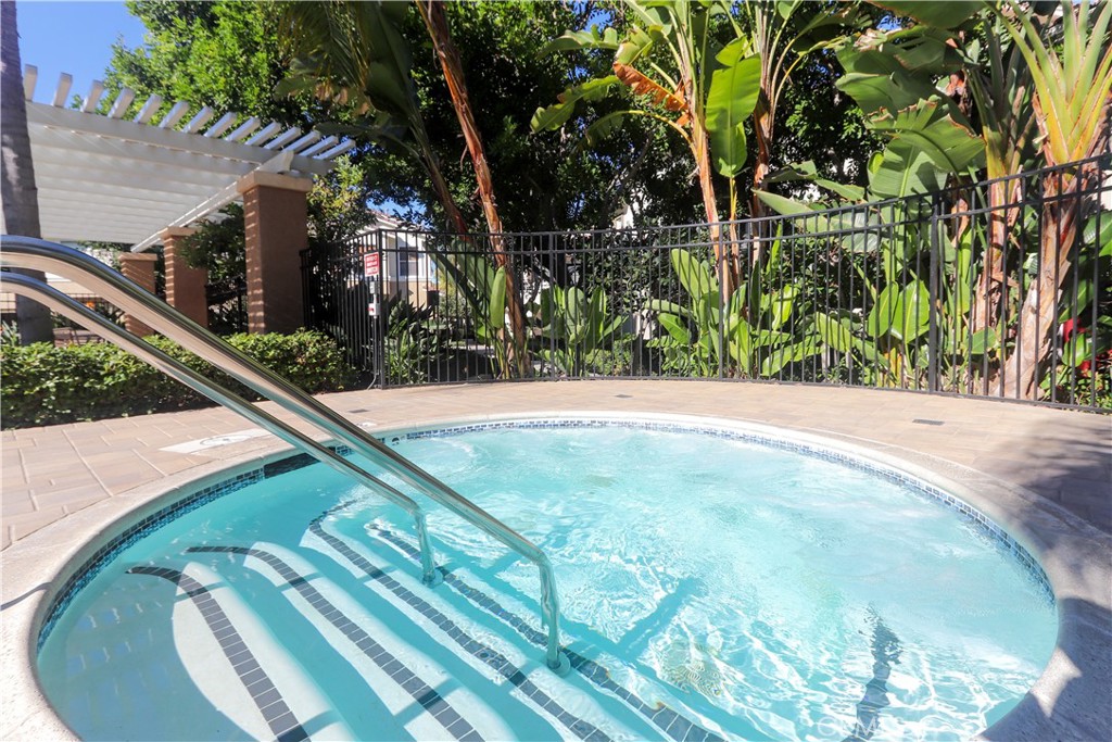 MLS #OC25272048 image #18