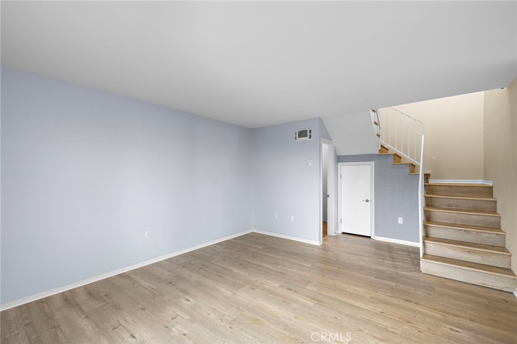 MLS #OC25272052 image #13