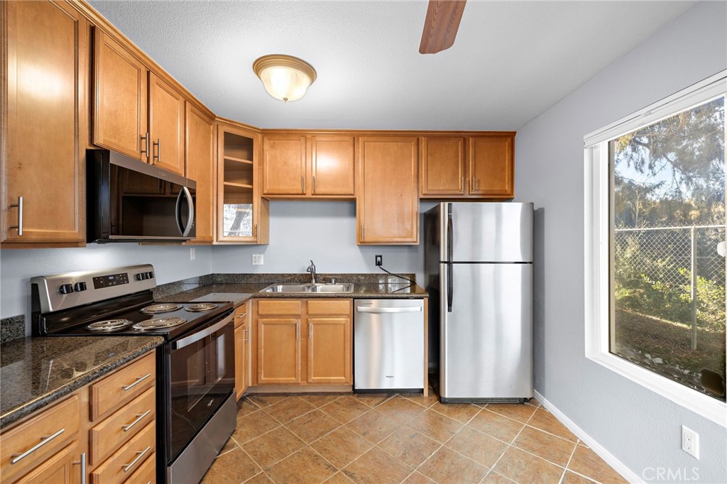 MLS #OC25272052 image #8