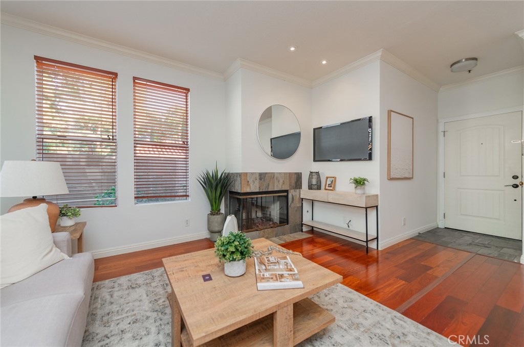 MLS #OC25272078 image #8