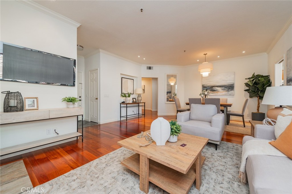 MLS #OC25272078 image #9