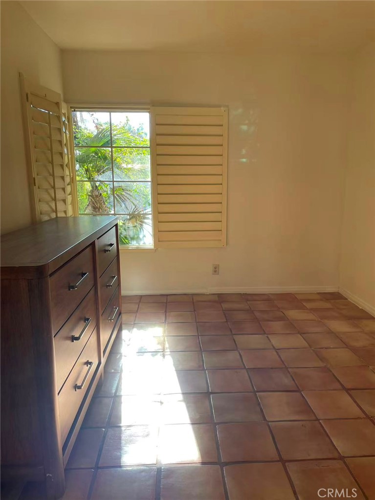 MLS #OC25272103 image #10