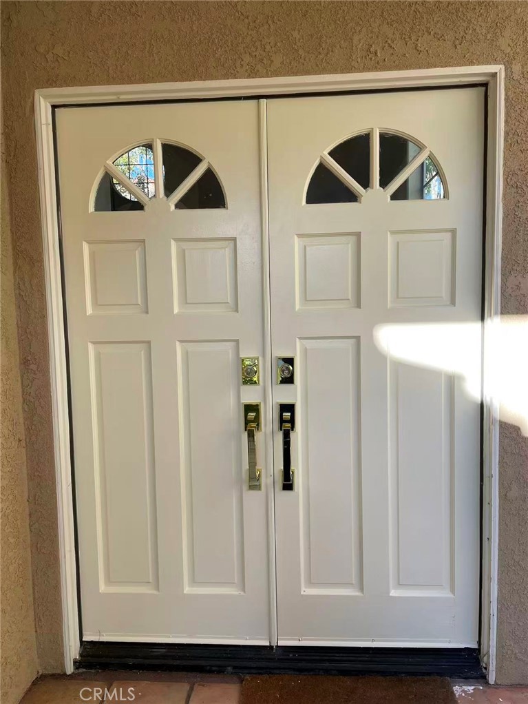 MLS #OC25272103 image #2