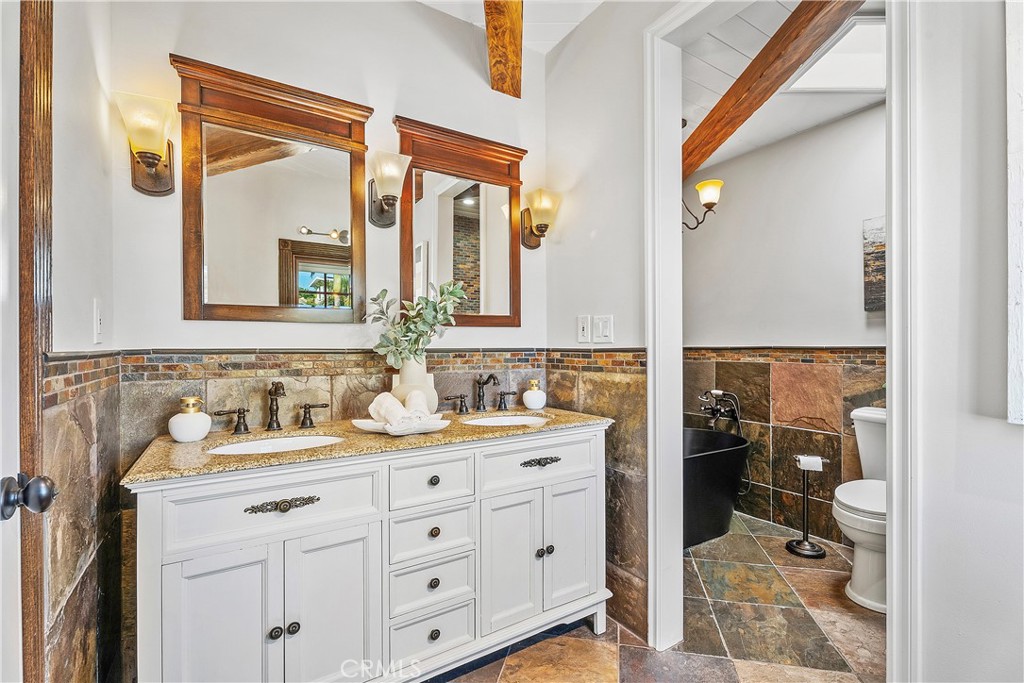 MLS #OC25272129 image #23