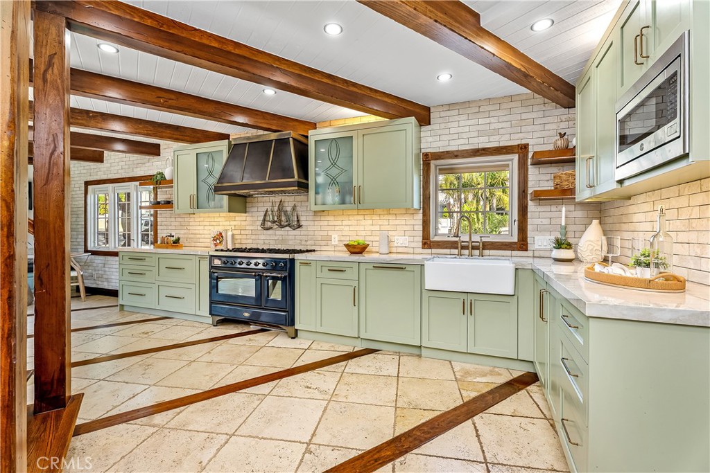 MLS #OC25272129 image #9