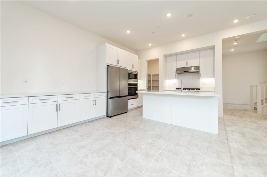 MLS #OC25272131 image #10