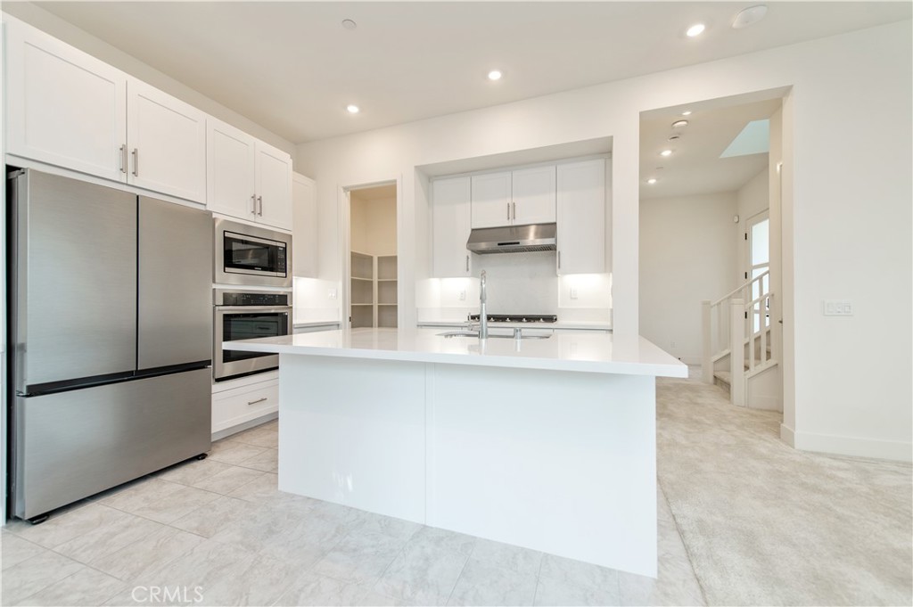 MLS #OC25272131 image #11