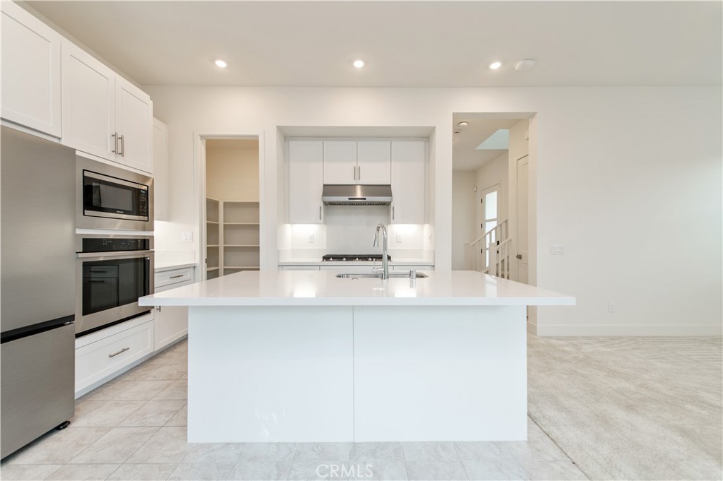 MLS #OC25272131 image #12