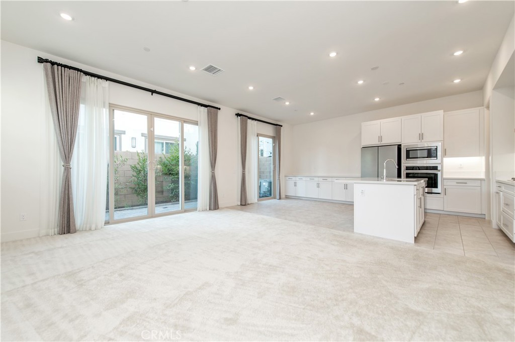 MLS #OC25272131 image #17