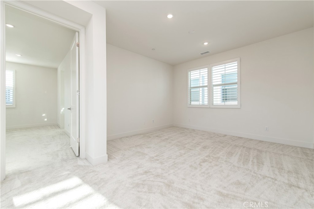 MLS #OC25272131 image #18