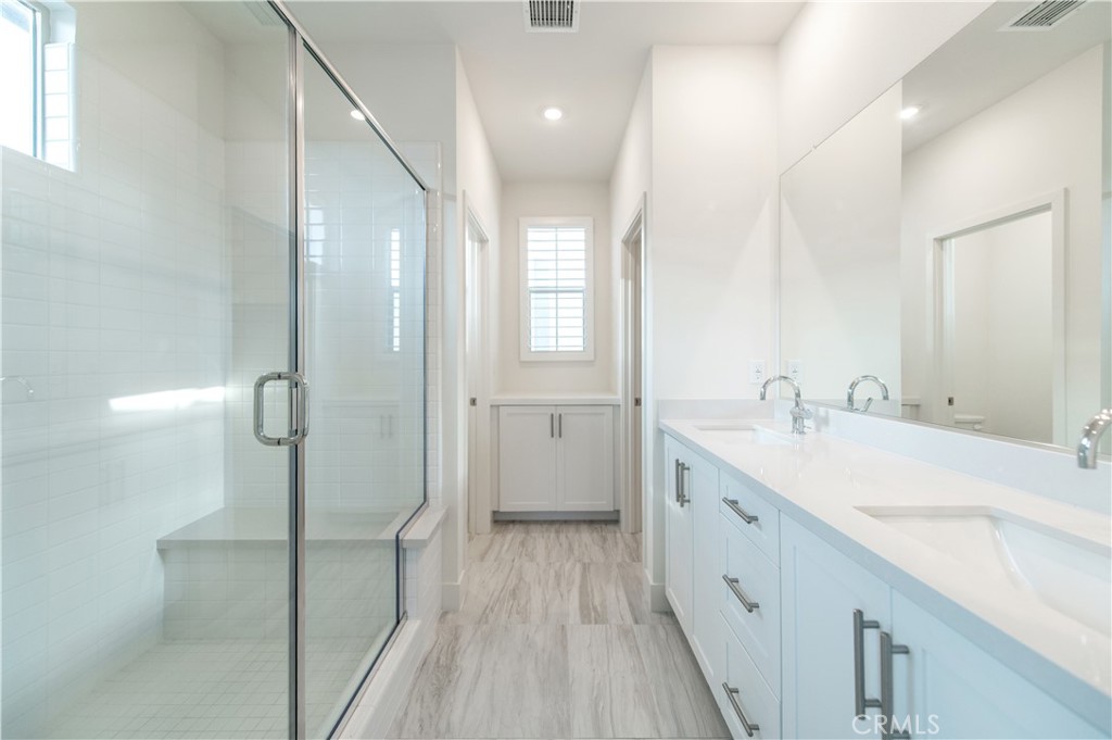 MLS #OC25272131 image #28