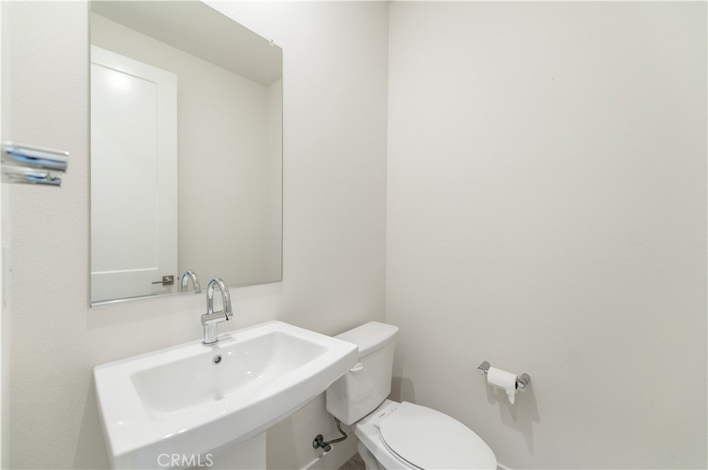 MLS #OC25272131 image #5