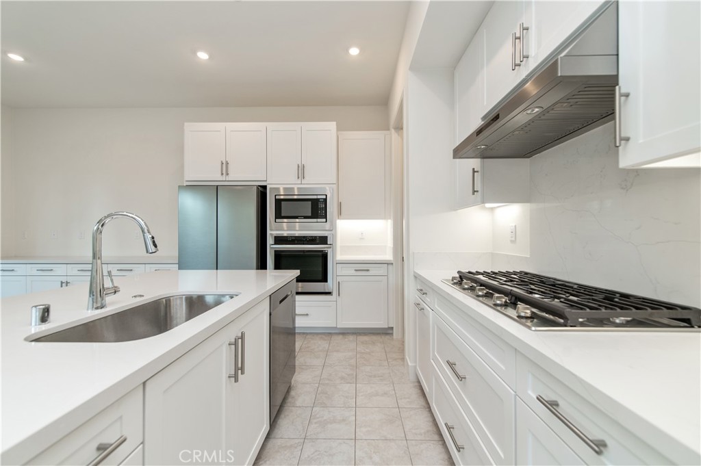 MLS #OC25272131 image #7