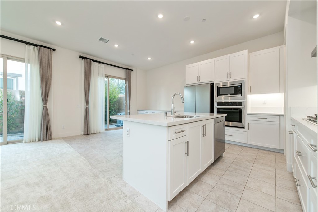 MLS #OC25272131 image #8