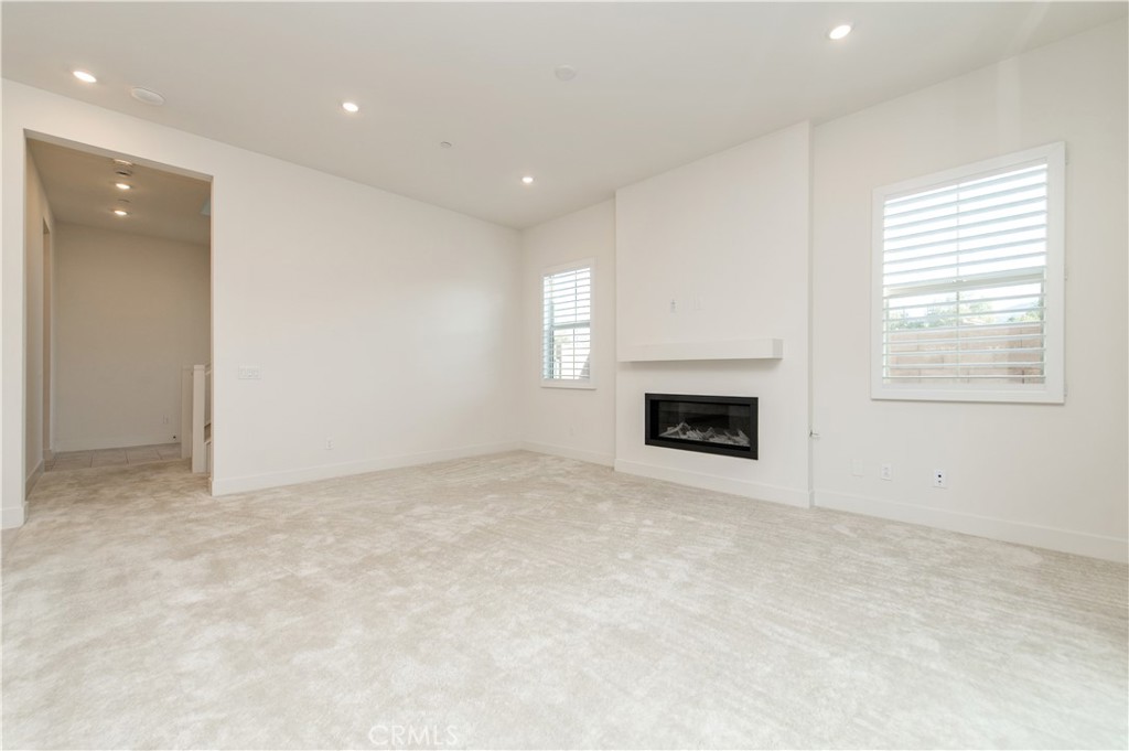 MLS #OC25272131 image #9