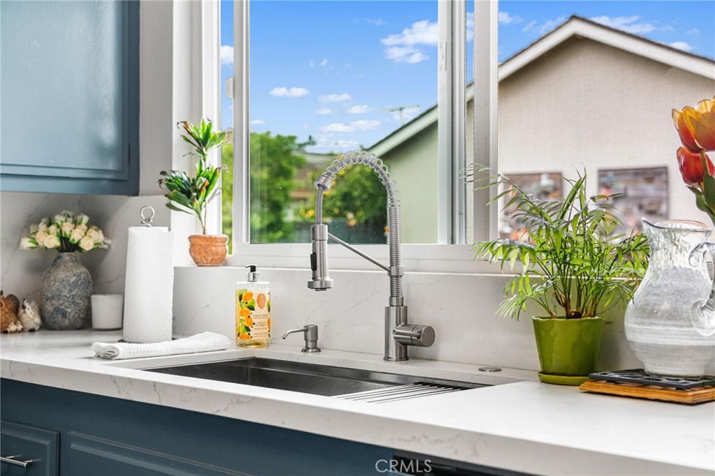 MLS #OC25272133 image #23