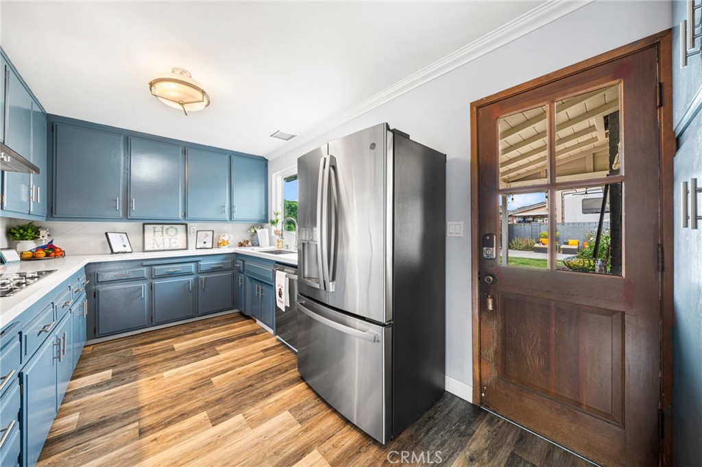 MLS #OC25272133 image #24