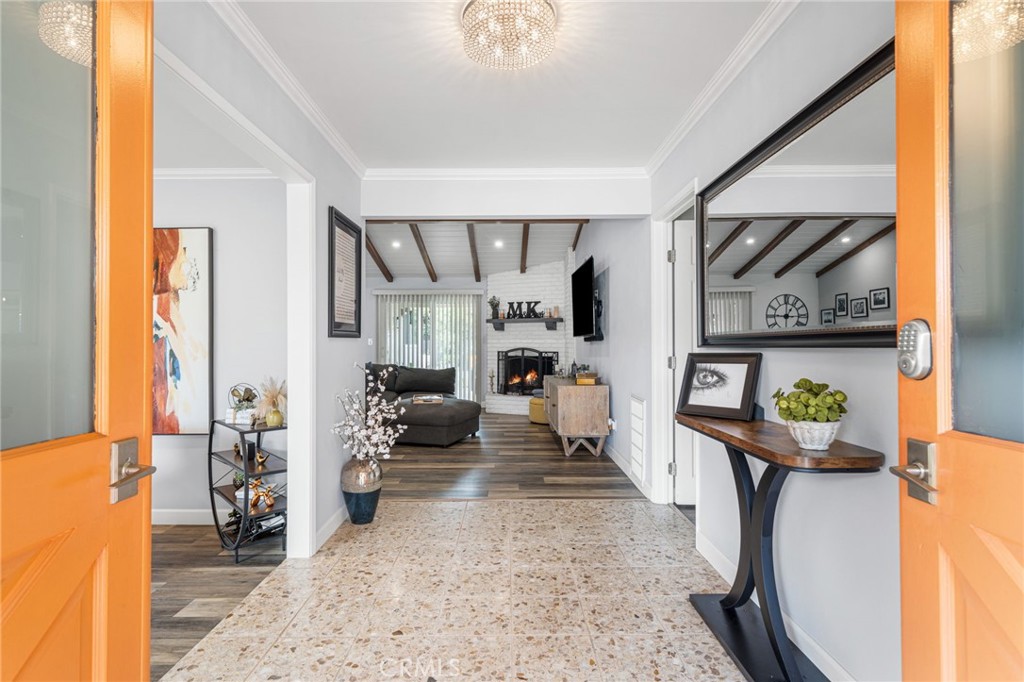 MLS #OC25272133 image #4