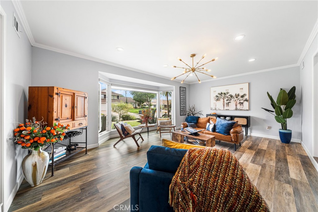 MLS #OC25272133 image #6