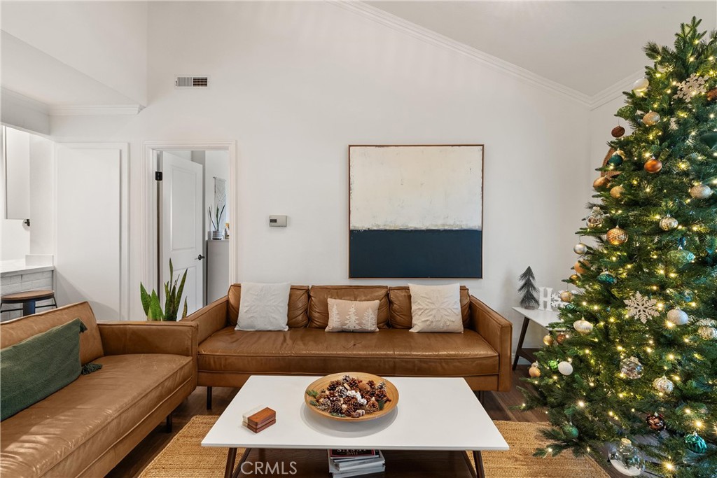 MLS #OC25272140 image #10