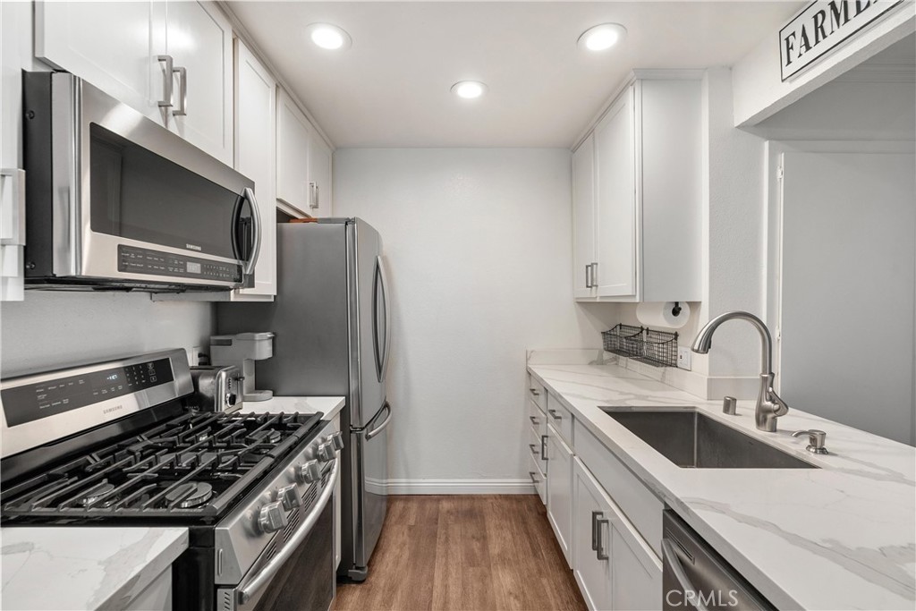 MLS #OC25272140 image #2