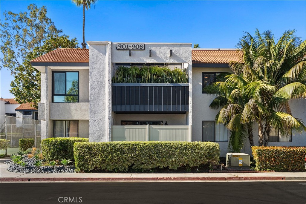 MLS #OC25272140 image #24