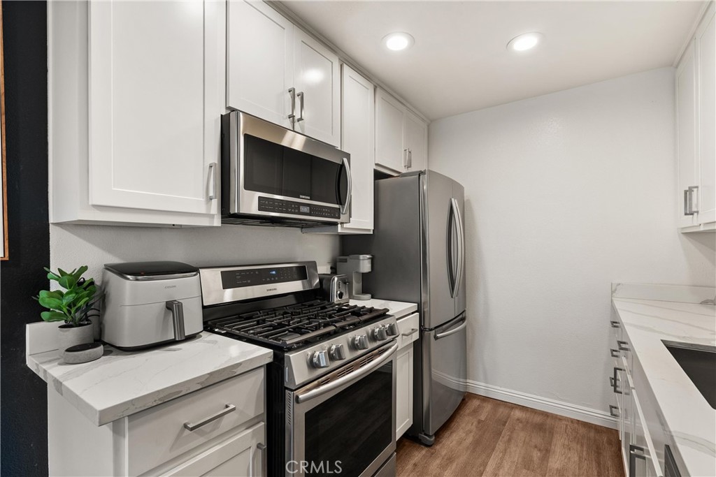 MLS #OC25272140 image #3