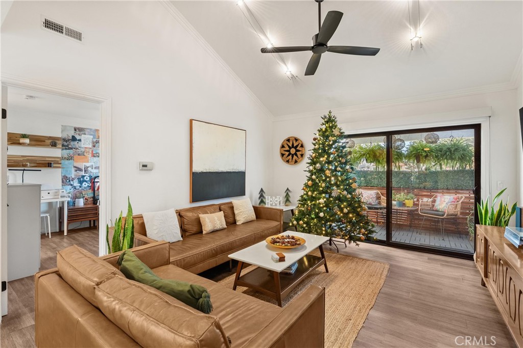 MLS #OC25272140 image #7