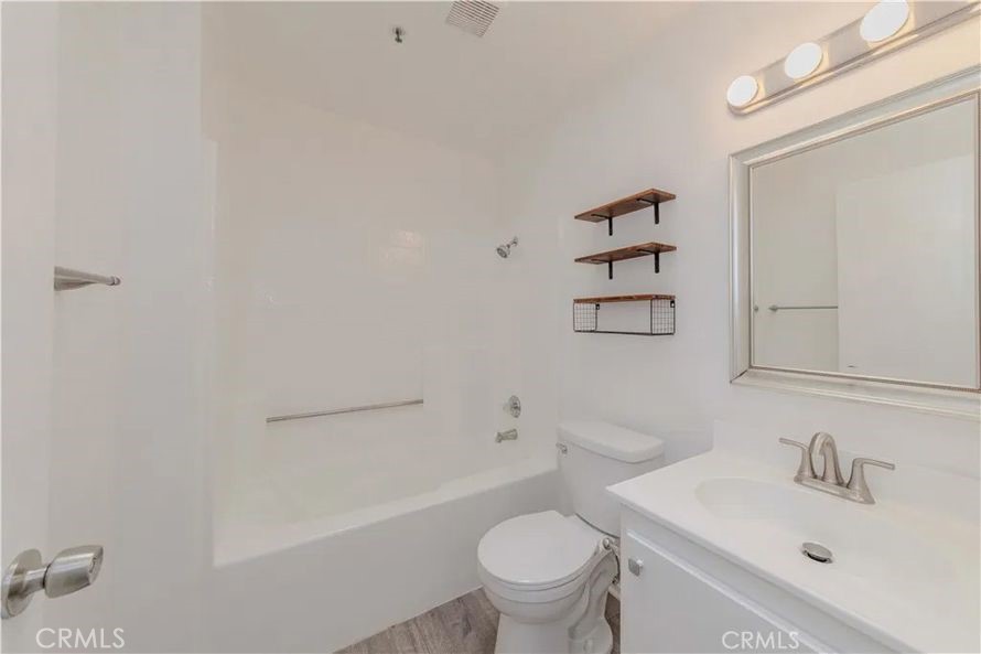 MLS #OC25272166 image #23