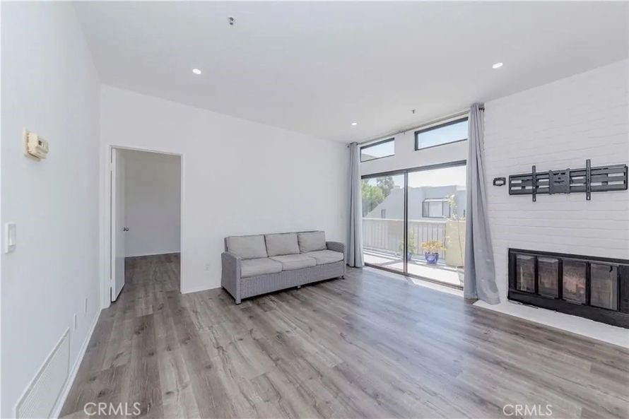 MLS #OC25272166 image #3