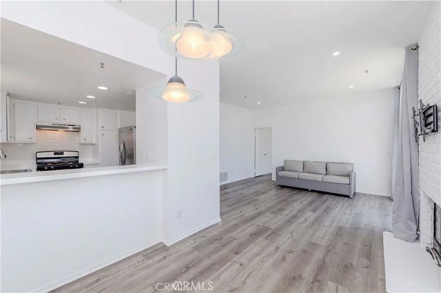 MLS #OC25272166 image #9