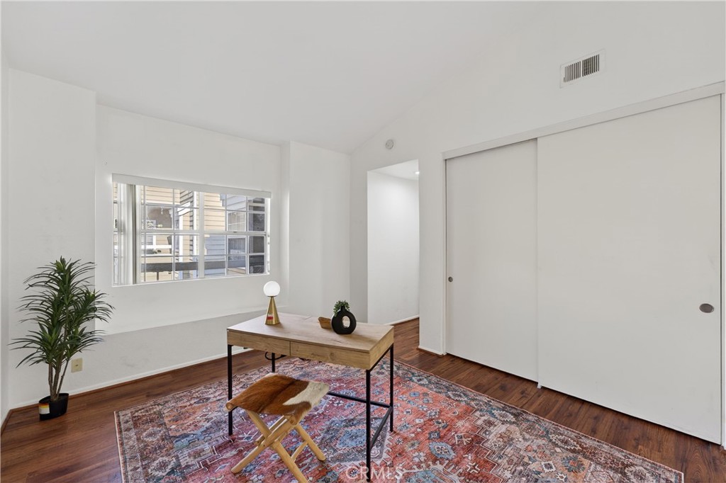 MLS #OC25272176 image #22