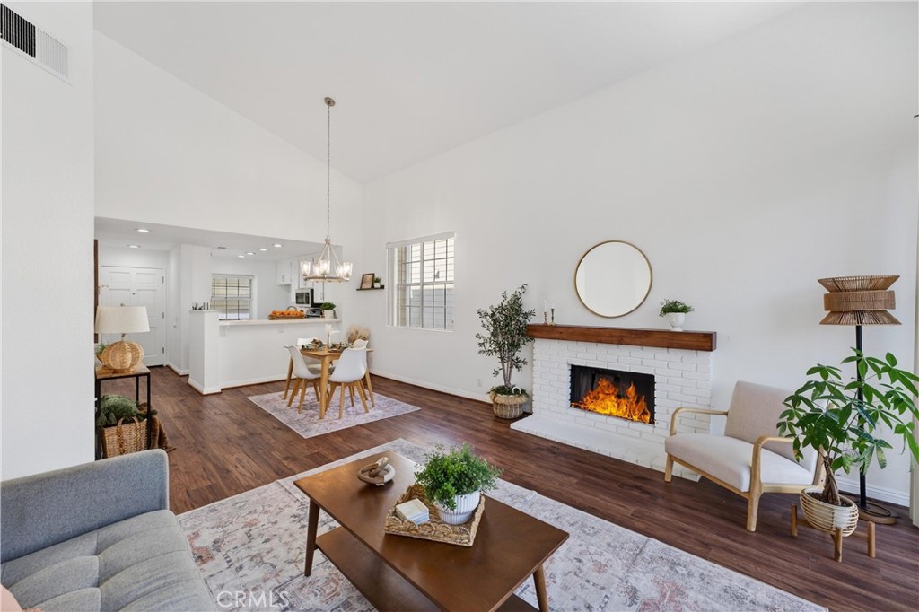 MLS #OC25272176 image #5