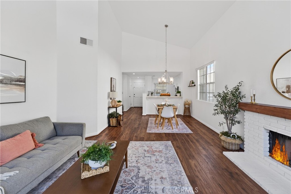 MLS #OC25272176 image #6