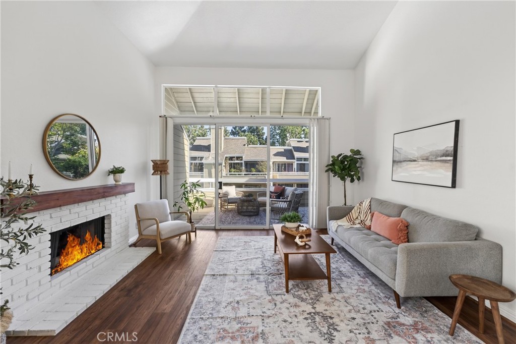 MLS #OC25272176 image #8