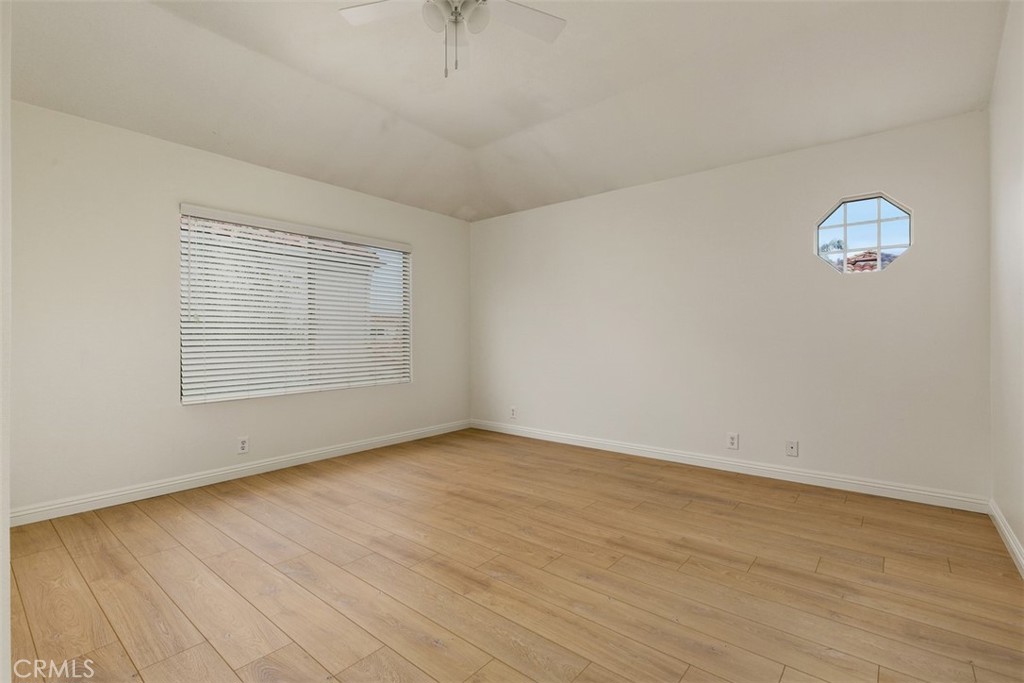 MLS #OC25272195 image #15